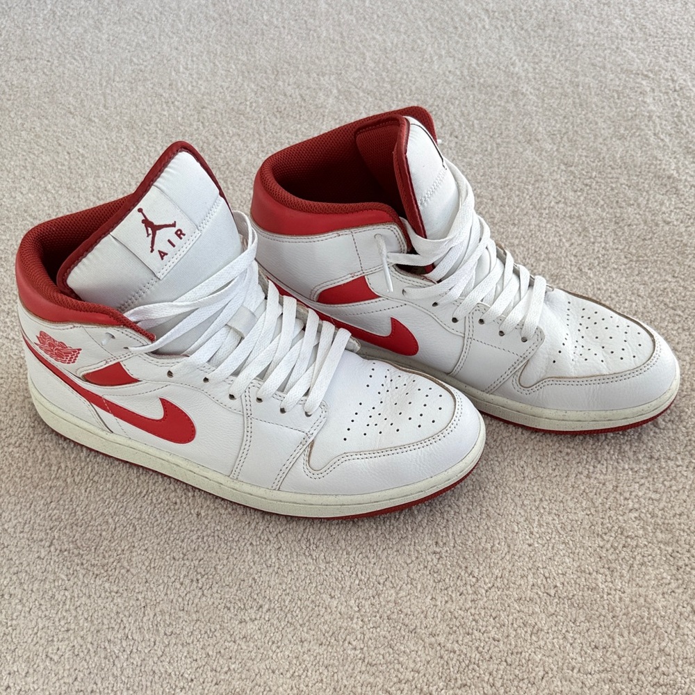 Jordan 1 Men's White and Red High-Top Sneakers
